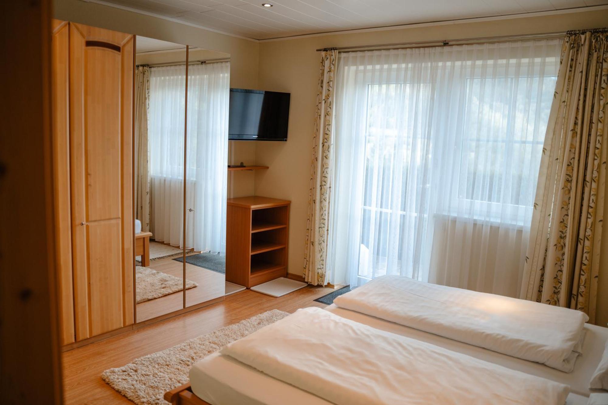 Ertlschweigerhaus Pension - Appartements - Zimmer Donnersbach Exterior photo